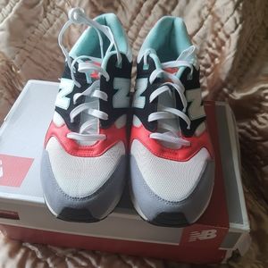 Mens size 12 NEW BALANCE
